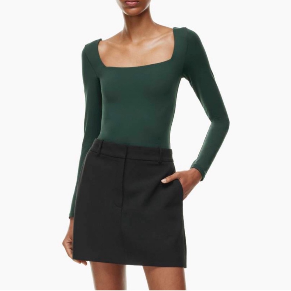 Aritzia Babaton Contour Squareneck Longsleeve Bodysuit Size Small